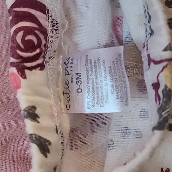 Two 0-3 month baby girl outfits - Picture 5 of 5